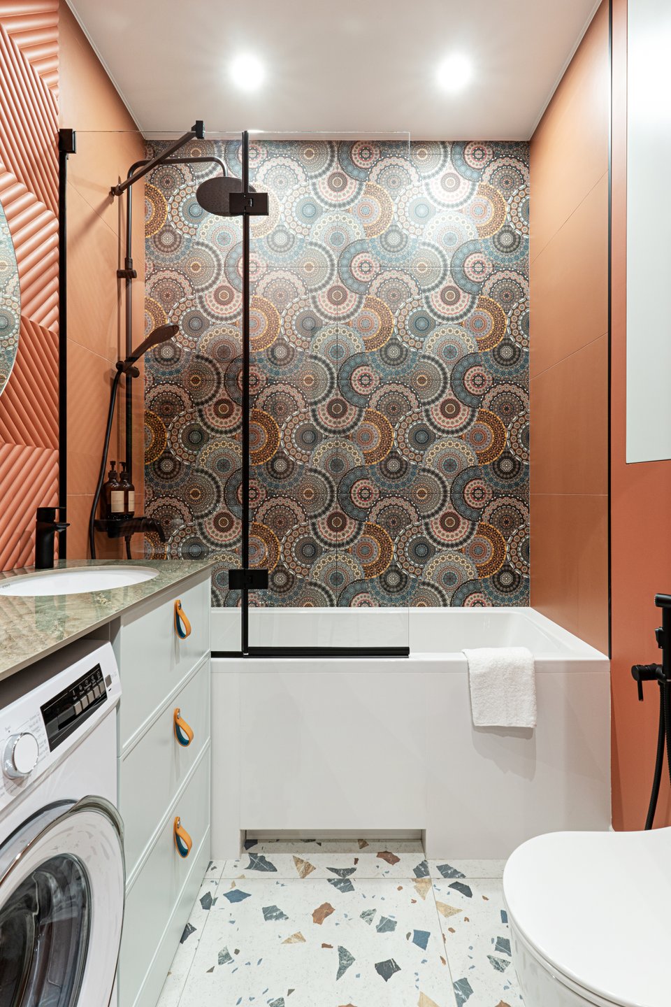 salle de bain moderne carrelage Mandala murs terracotta sol terrazzo salle de bain moderne carrelage Mandala murs terracotta sol terrazzo