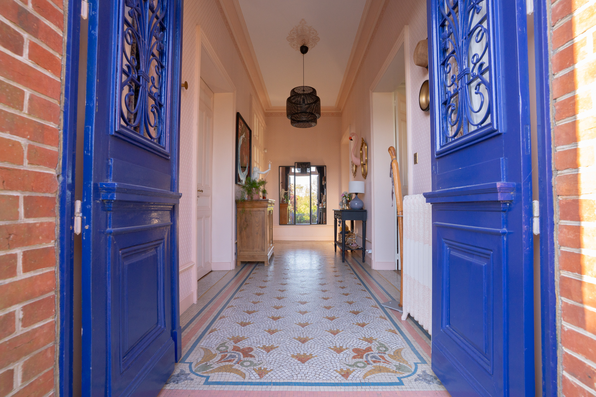 entrée mosaïque Odorico maison Art Déco Rennes avec piscine décoration classique chic entrée mosaïque Odorico maison Art Déco Rennes avec piscine décoration classique chic