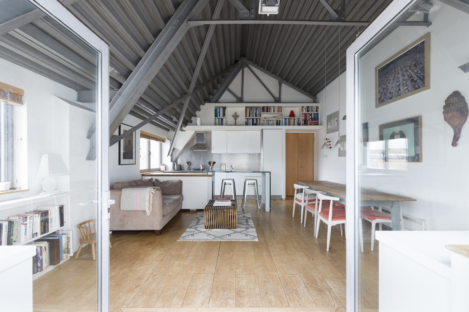 salon et cuisine ouverte loft Londres 77m2