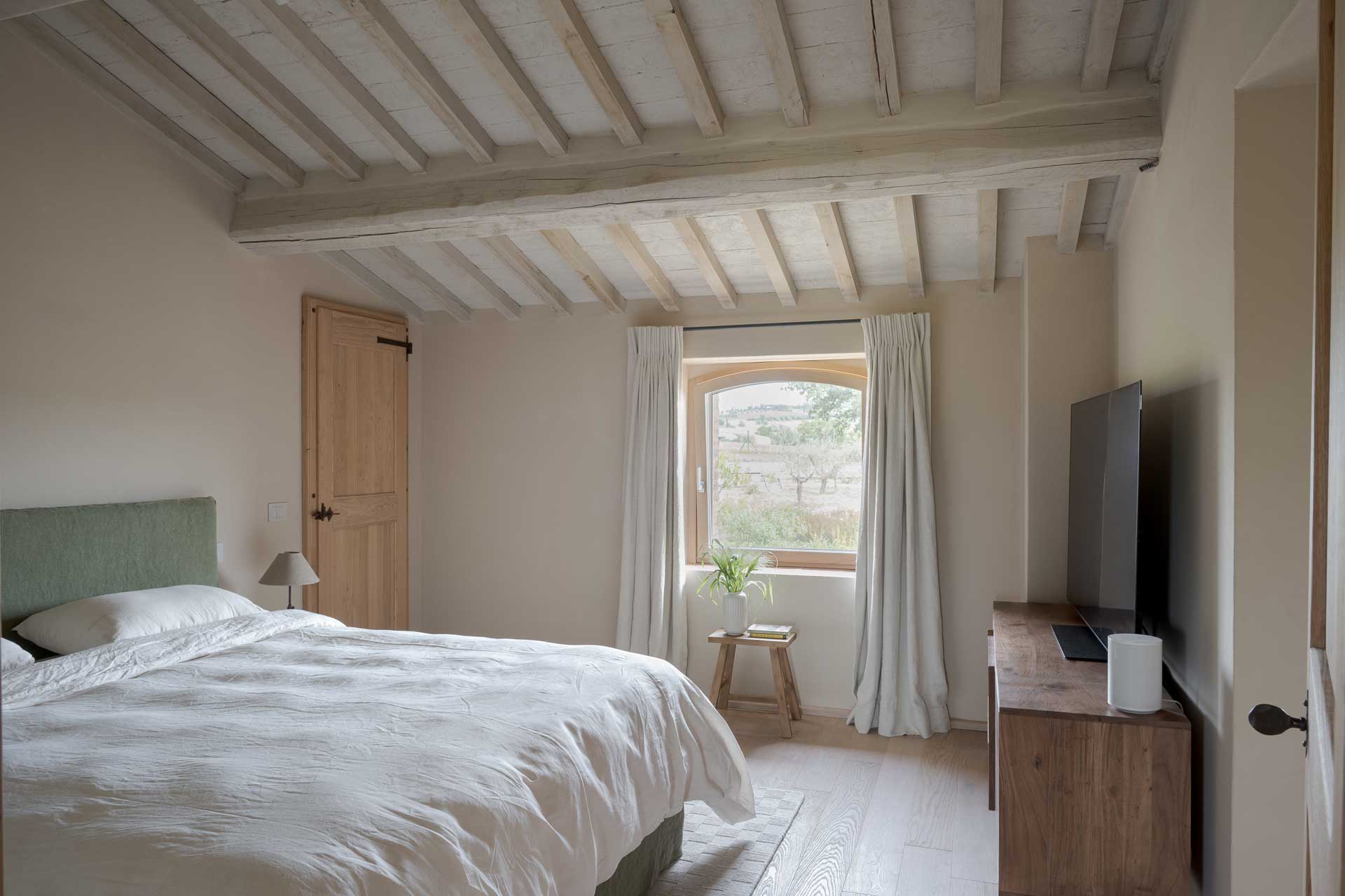 chambre avec poutres maison ancienne Italie Il Mandorlo chambre avec poutres maison ancienne Italie Il Mandorlo