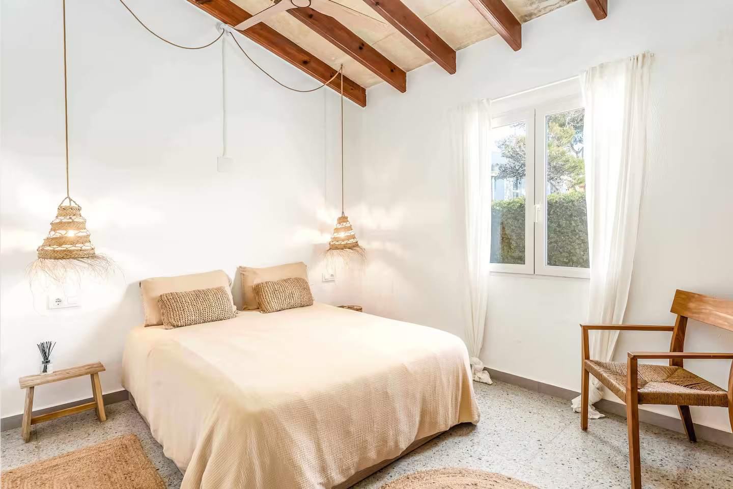 chambre décoration naturelle avec poutres Villa Tord Baléares chambre décoration naturelle avec poutres Villa Tord Baléares