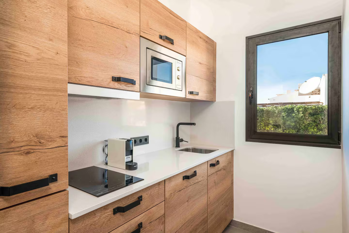 cuisine design bois maison Minorque avec piscine Villa Tord cuisine design bois maison Minorque avec piscine Villa Tord