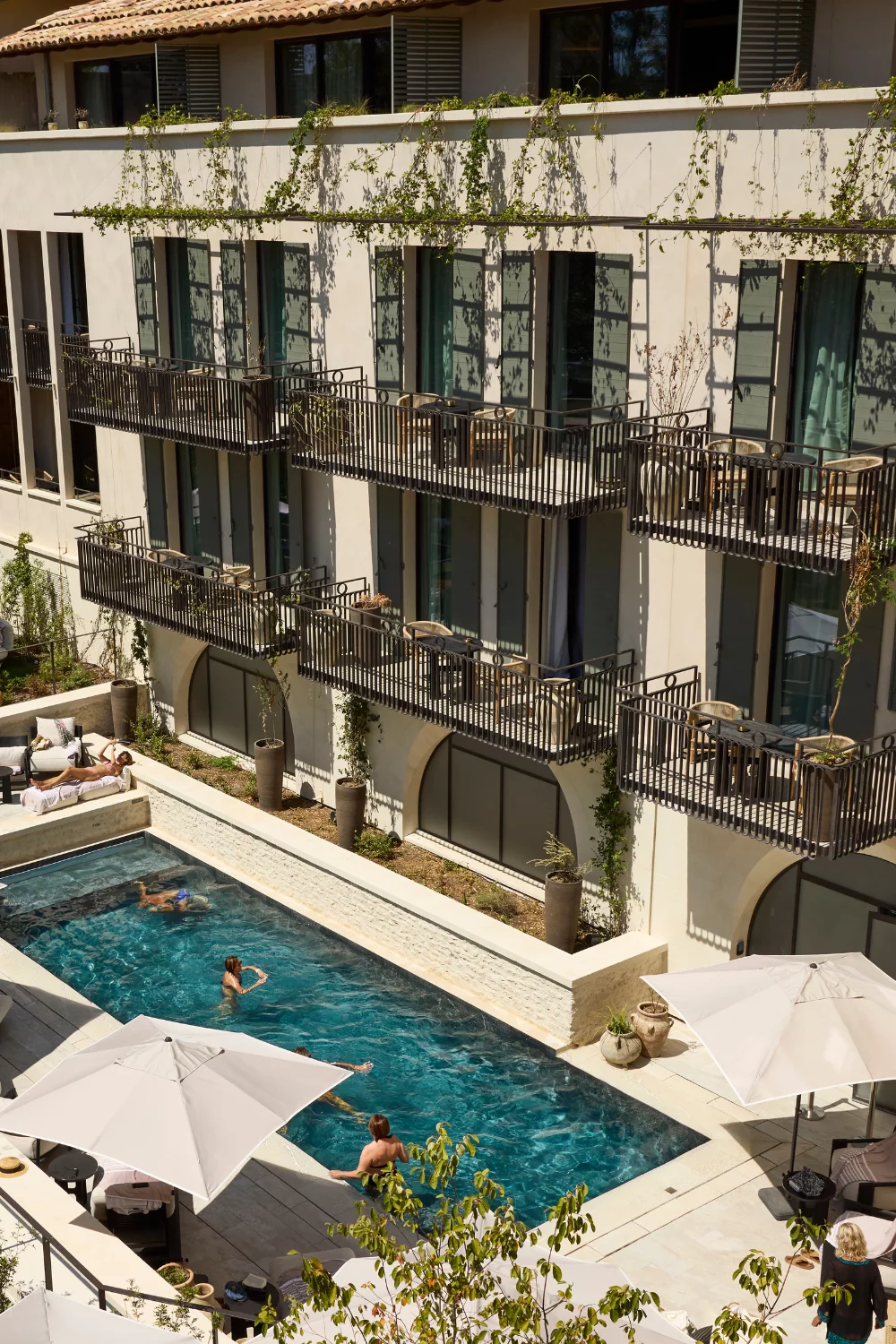 piscine L piscine L'Isle de Leos boutique hôtel Patrick Bruel L'Isle sur la Sorgue