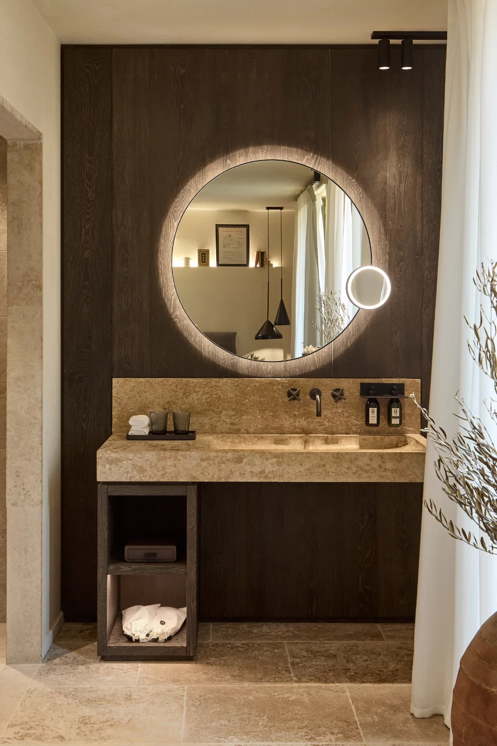L L'Isle de Leos boutique hôtel Patrick Bruel L'Isle sur la Sorgue