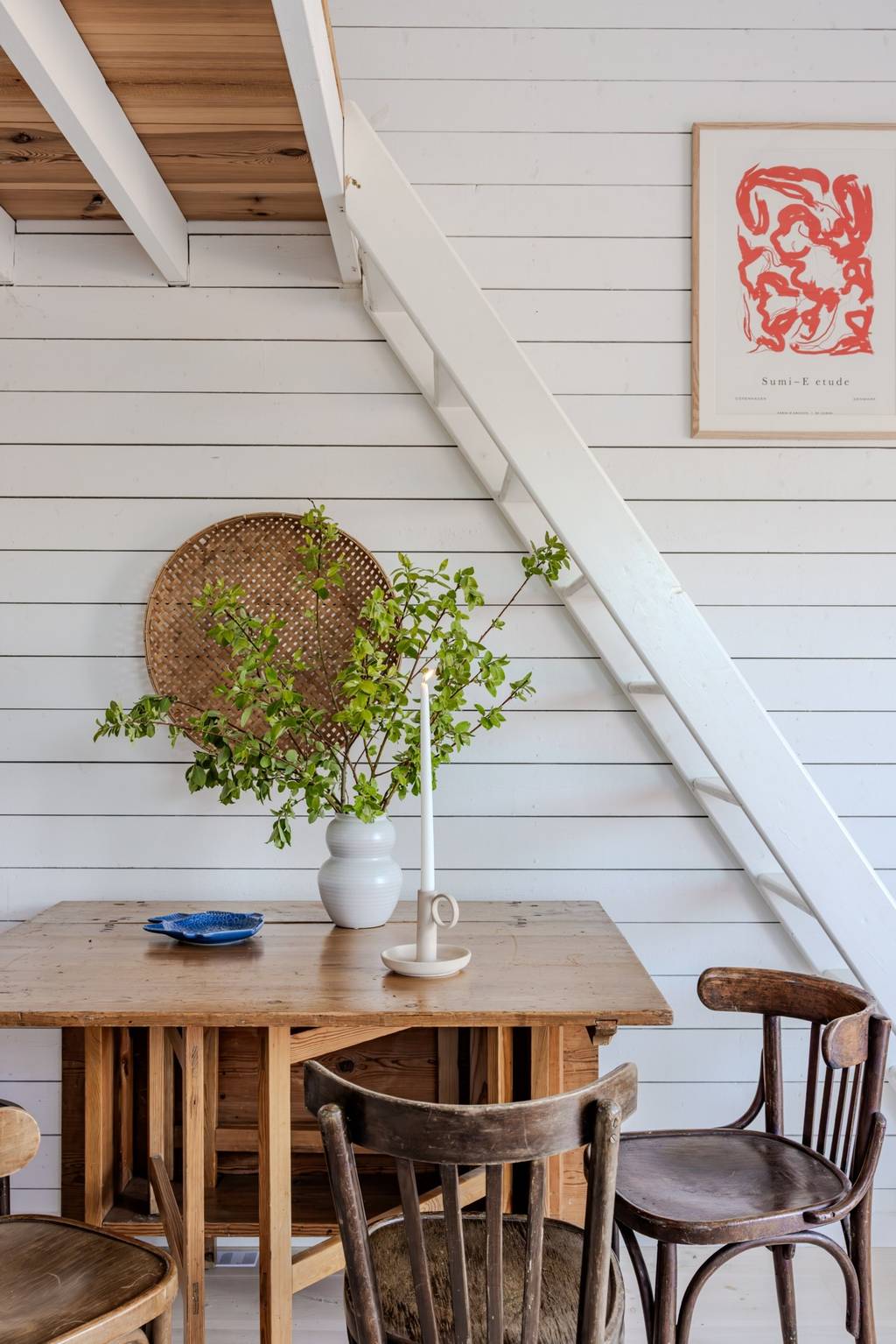 salle à manger petite maison 26m2 avec mezzanine près de la mer décoration scandinave salle à manger petite maison 26m2 avec mezzanine près de la mer décoration scandinave