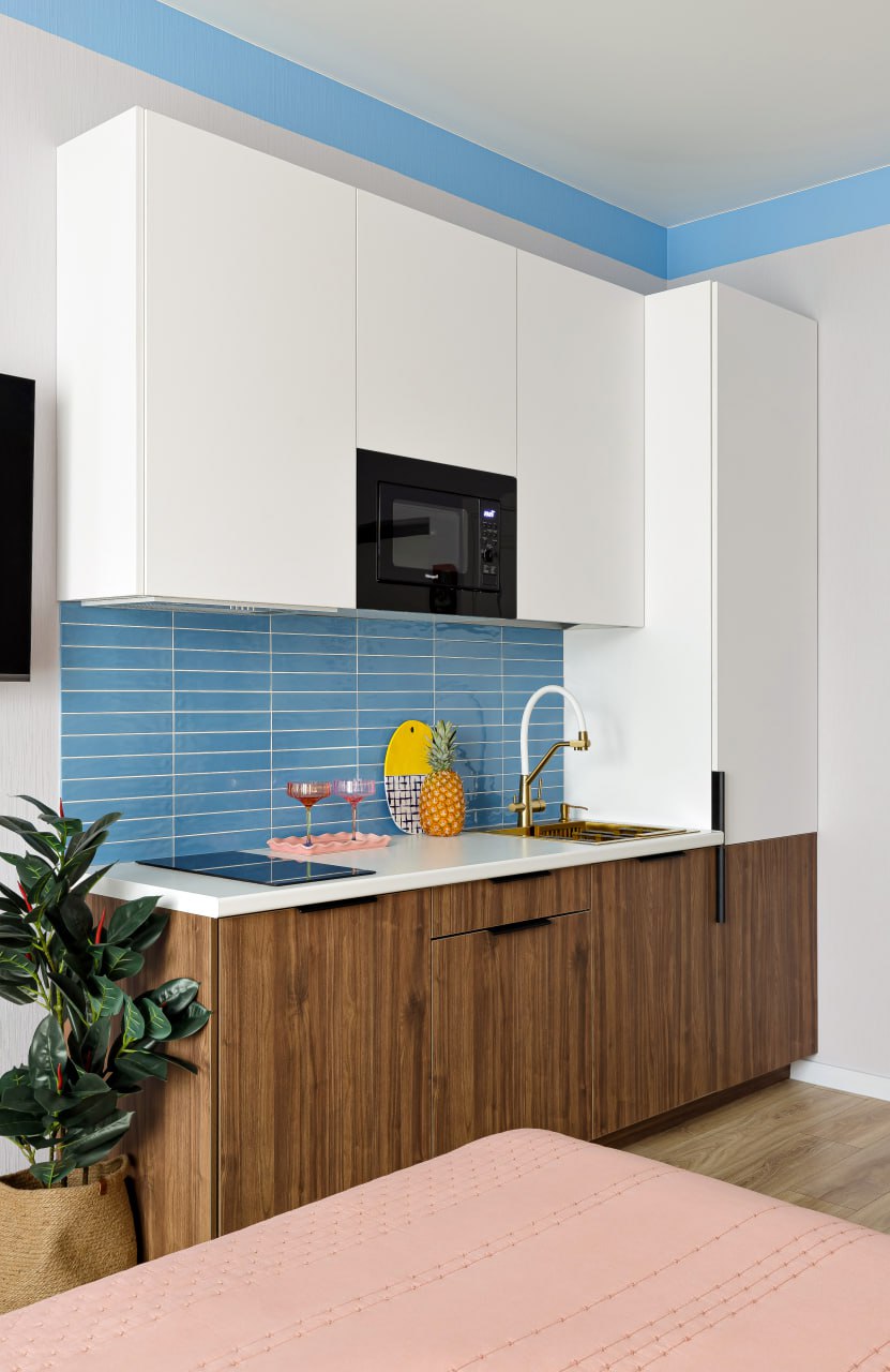 cuisine petit studio 26m2 décoration colorée style Memphis