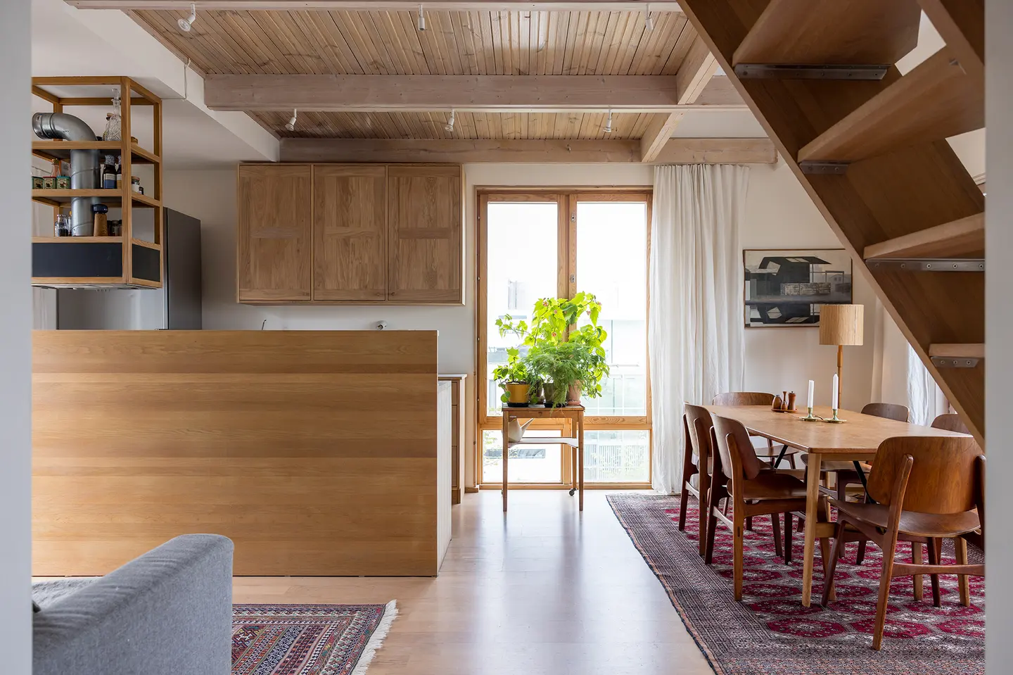 salon et cuisine appartement 63m2 en duplex décoration scandinave et naturelle