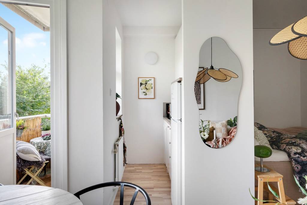 studio 24m2 avec alcôve pour le lit décoration scandinave et féminine