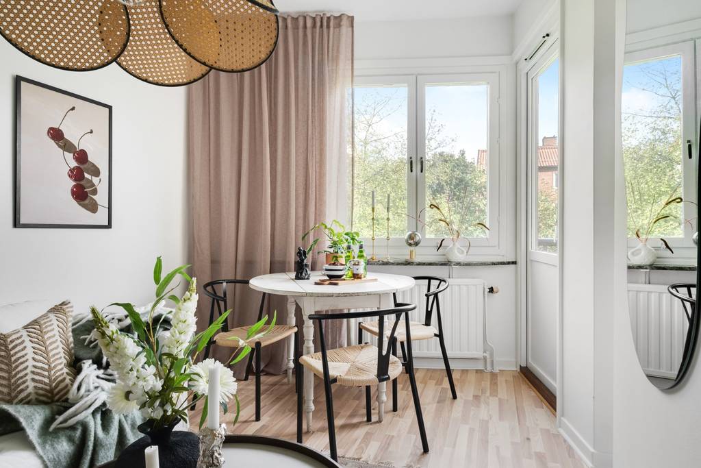 studio 24m2 avec alcôve pour le lit décoration scandinave et féminine