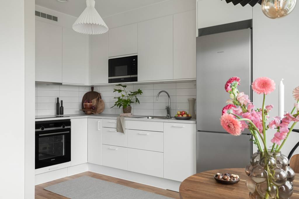 cuisine blanche design en L studio 31m2 cuisine blanche design en L studio 31m2