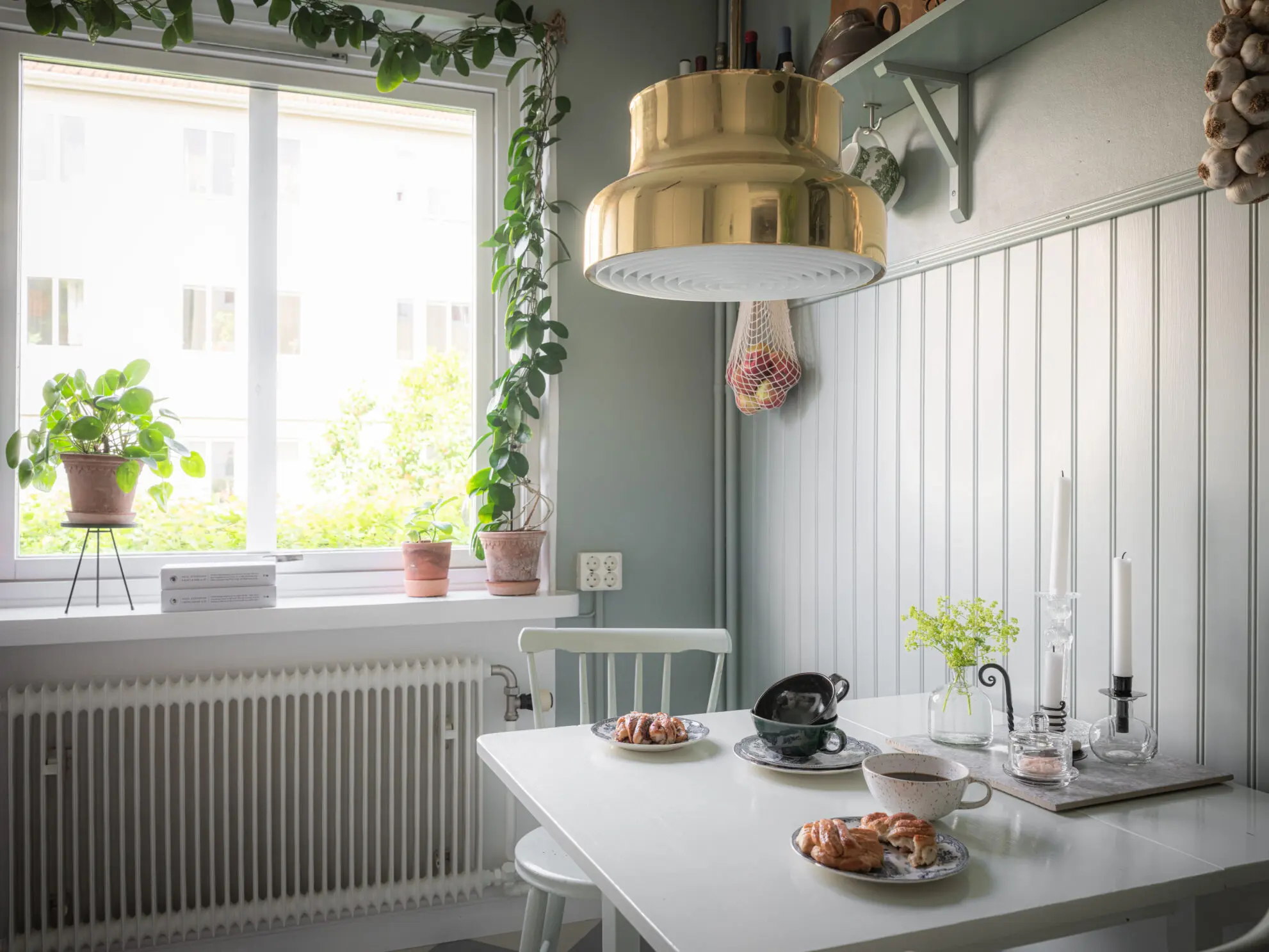 cuisine avec coin repas sol à damier studio 35m2