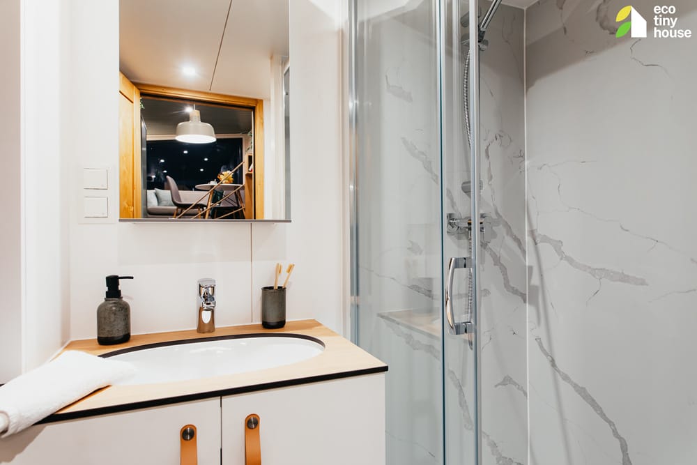 salle d'eau douche marbre