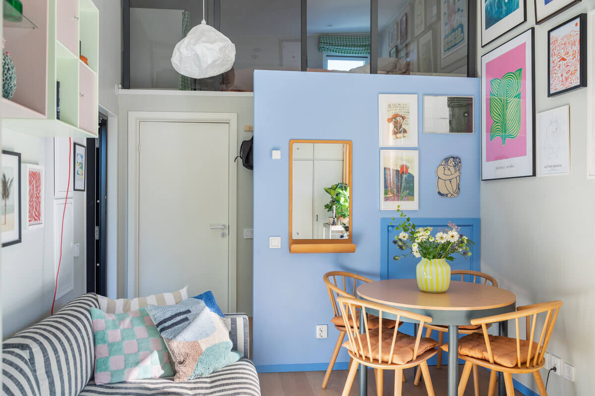 salon avec mezzanine décoration scandinave mini maison 25m2