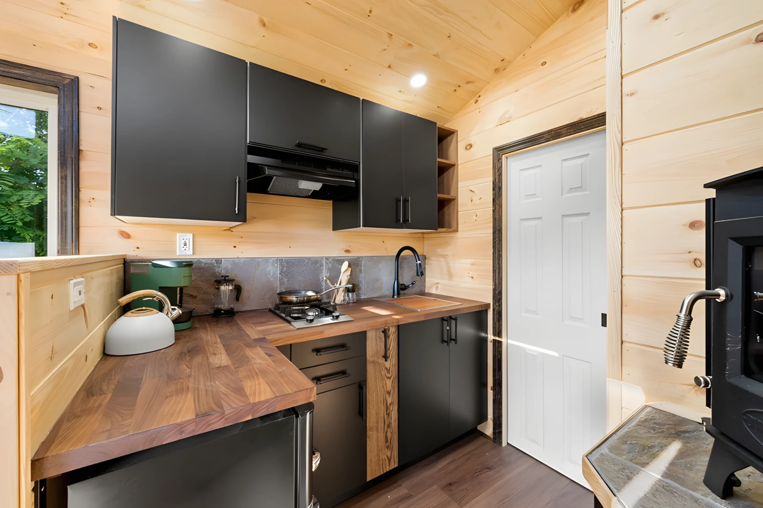 cuisine tiny house 14m2 The Little Lodge par Back Country Tiny Homes cuisine tiny house 14m2 The Little Lodge par Back Country Tiny Homes