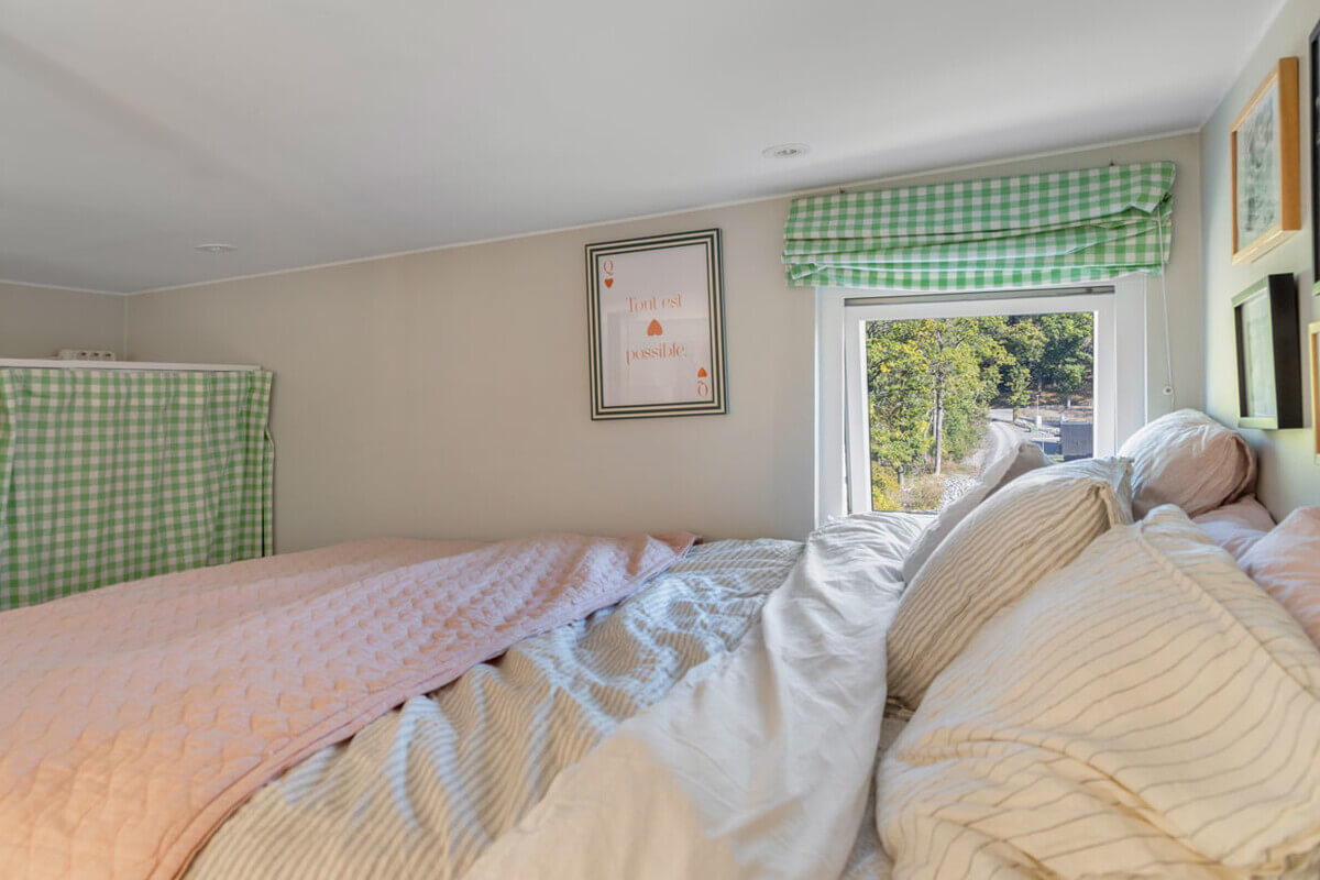 chambre sur mezzanine plafond bas