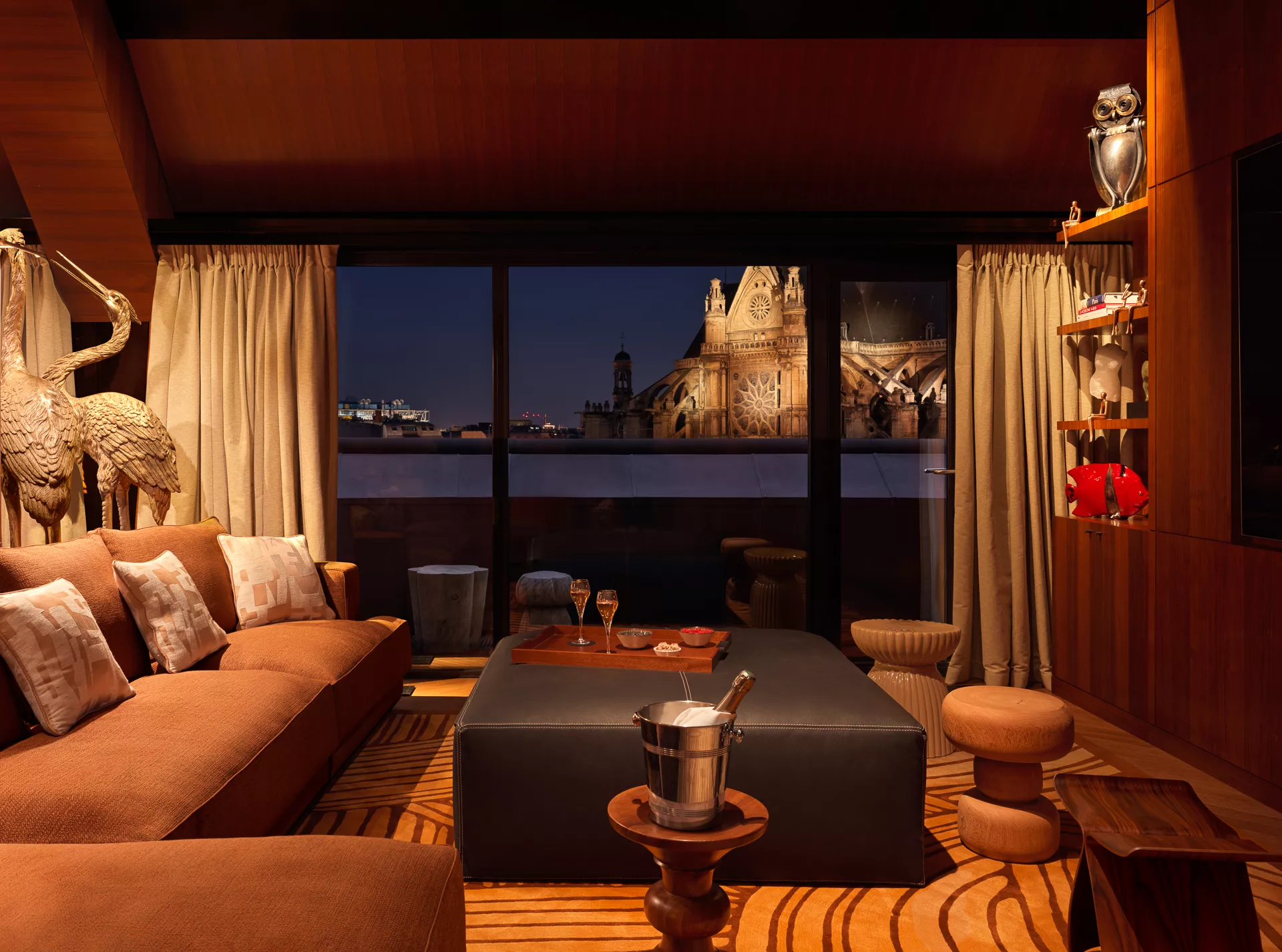 salon vue nuit Penthouse Madame Rêve salon vue nuit Penthouse Madame Rêve