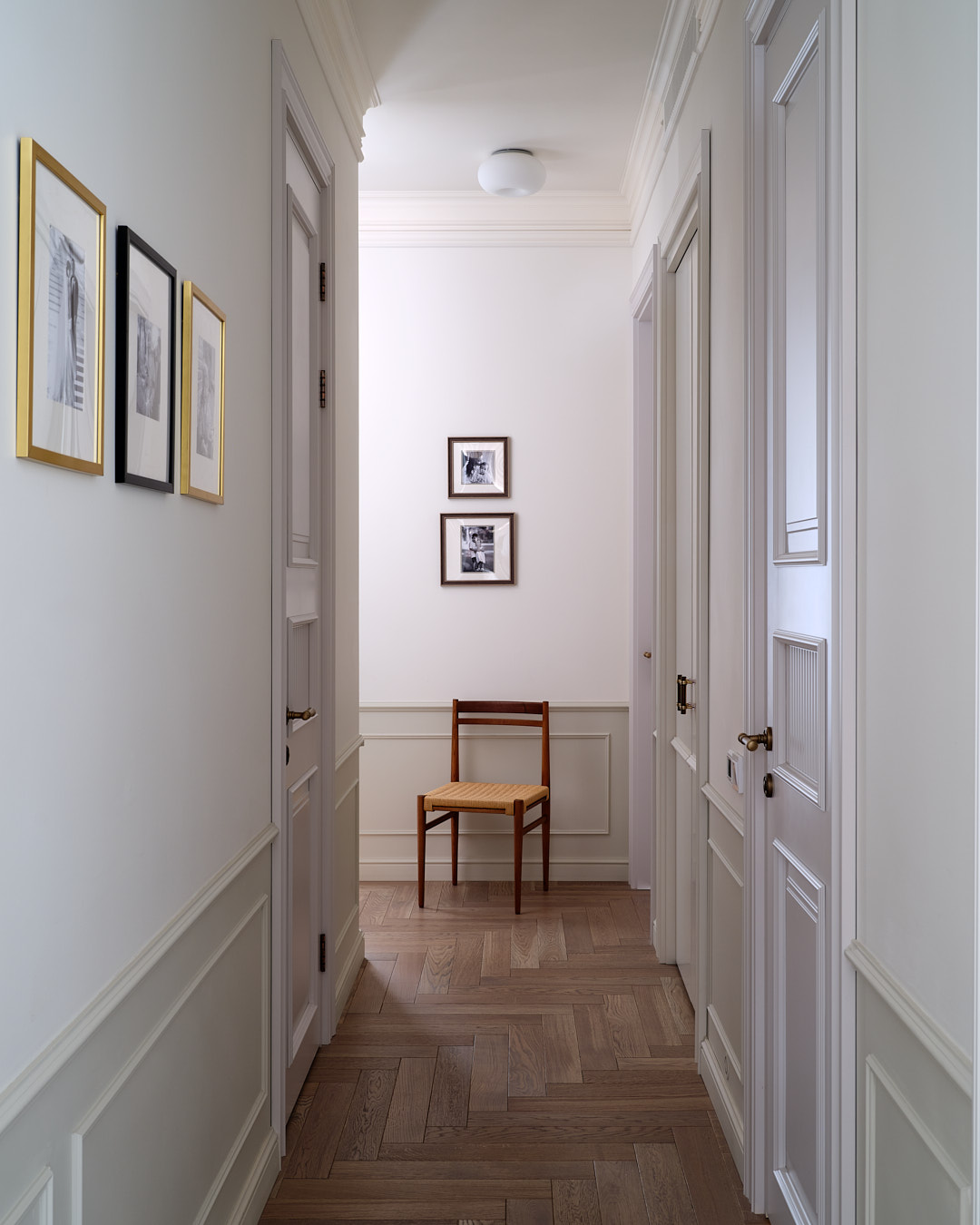 couloir sol parquet appartement décoration contemporaine Almaty couloir sol parquet appartement décoration contemporaine Almaty