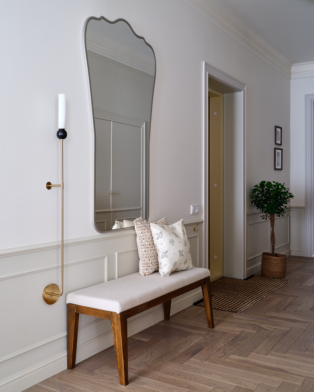 entrée sol parquet appartement décoration contemporaine Almaty entrée sol parquet appartement décoration contemporaine Almaty