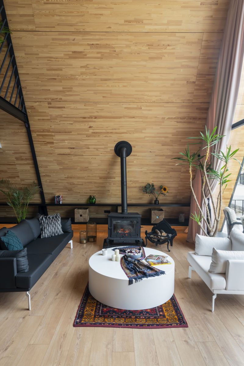 salon double hauteur maison A-Frame 82m2 décoration contemporaine