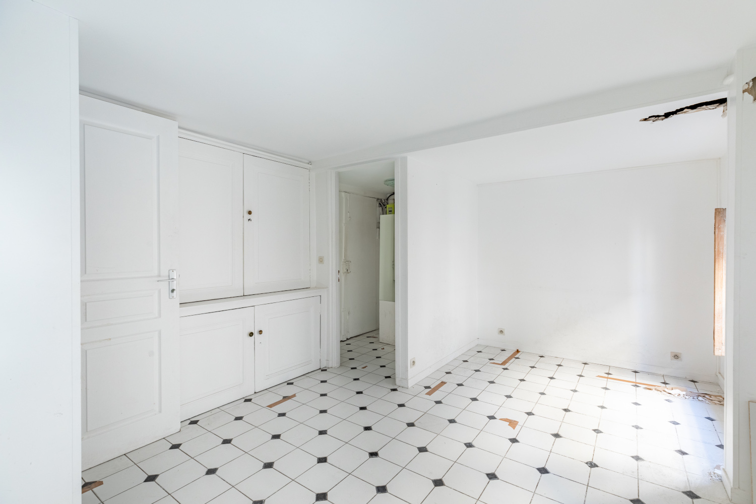 appartement Paris rénové par Little Worker photo avant pièce vide appartement Paris rénové par Little Worker photo avant pièce vide