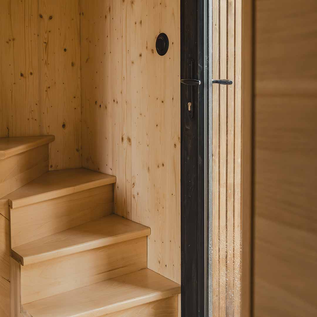 escalier bois petite maison en bois Bleu Bicoque escalier bois petite maison en bois Bleu Bicoque