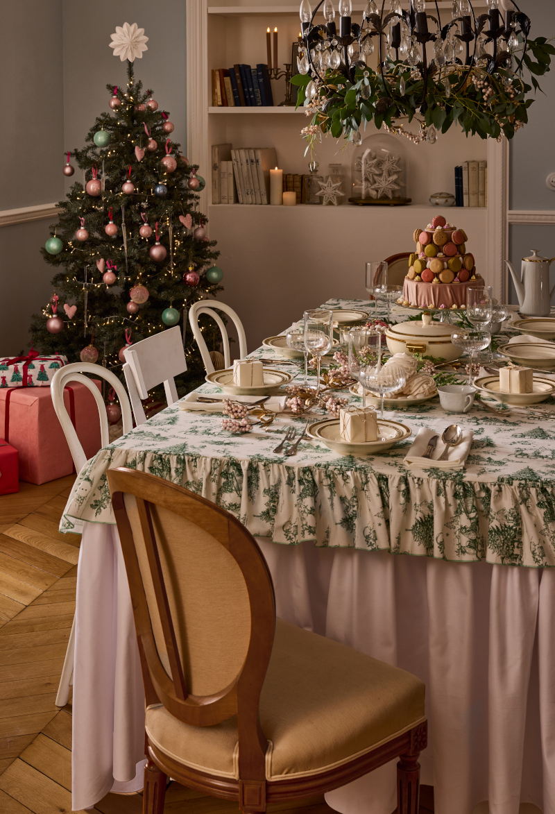 salle à manger Mondial Tissus Noël rose et verte