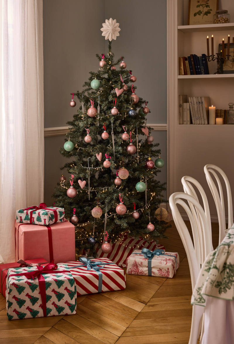 sapin décoration rose et verte
