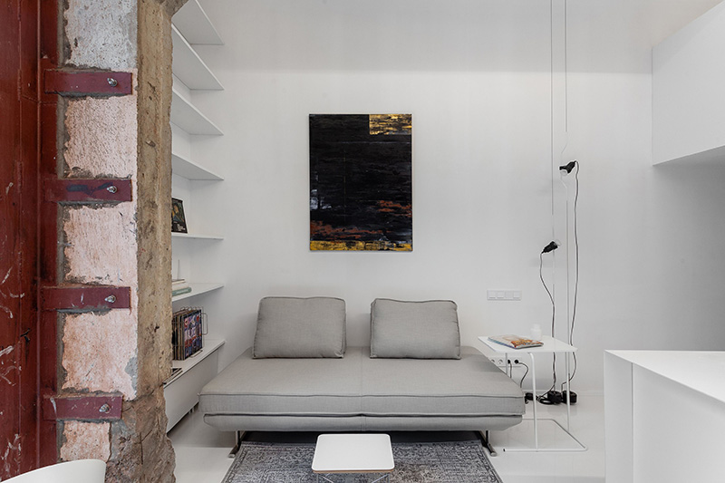salon avec murs briques anciennes studio 27m2 rénové avec mezzanine décoration design salon avec murs briques anciennes studio 27m2 rénové avec mezzanine décoration design