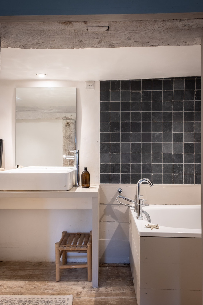 salle de bain avec poutre salle de bain avec poutre