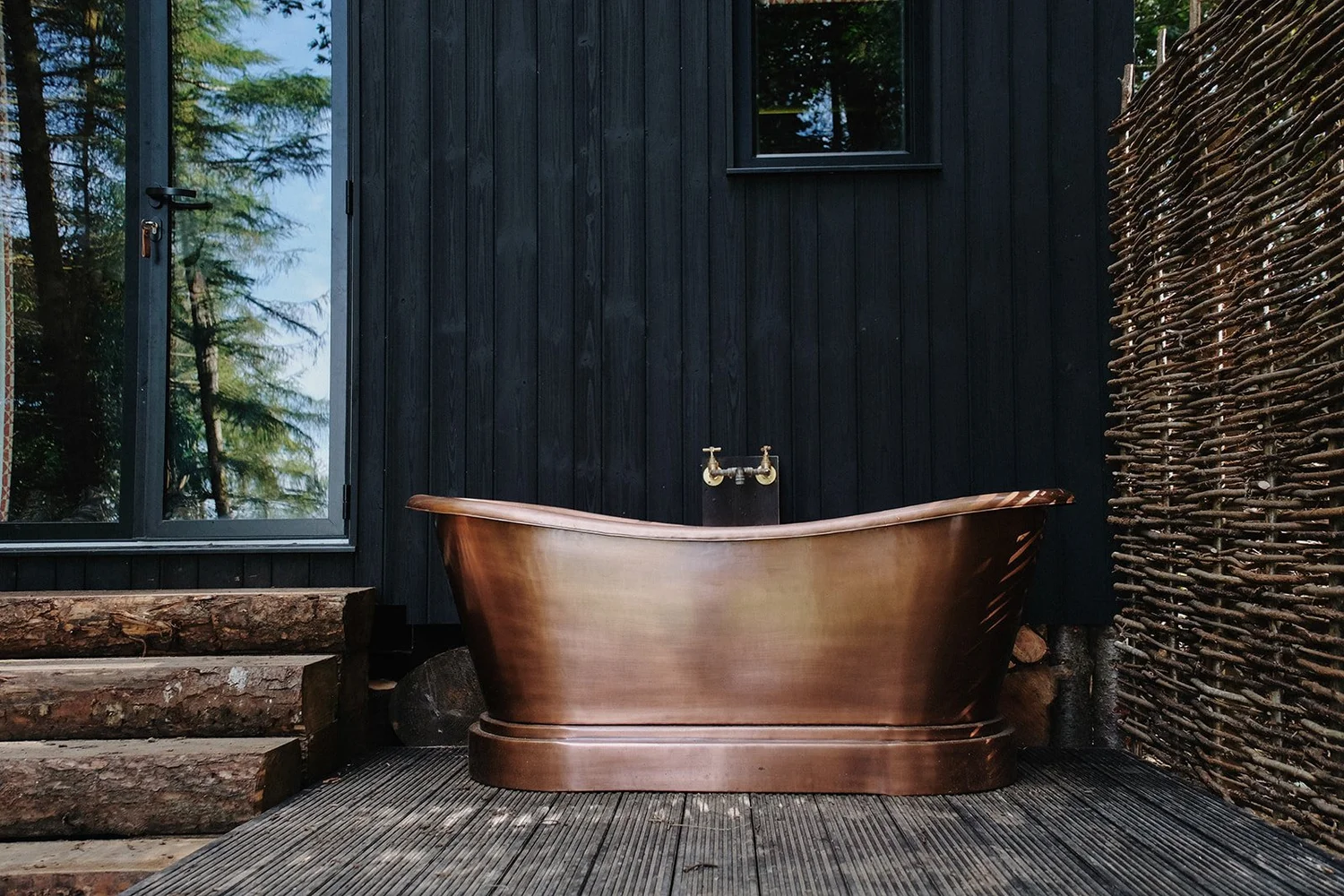 terrasse avec baignoire cuivre Yorkshire Dales par Rest + Wild