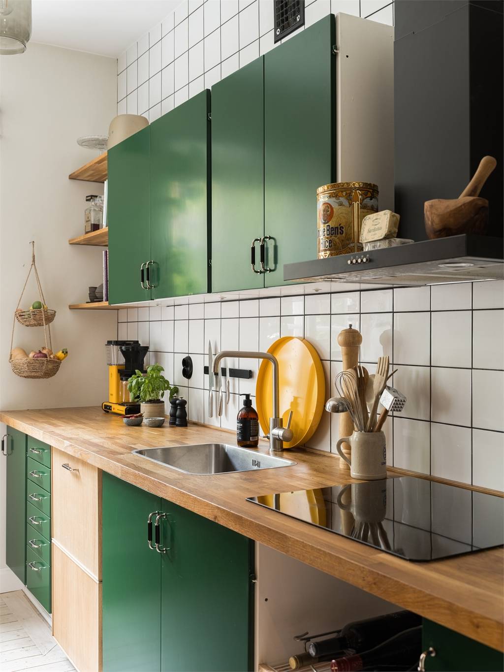 cuisine verte et bois studio 34m2 cuisine verte et bois studio 34m2