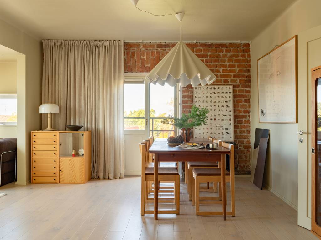salon avec velux trois-pièces mansardé 68m2 décoration scandinave