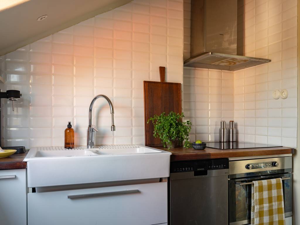 cuisine trois-pièces mansardé 68m2 décoration scandinave