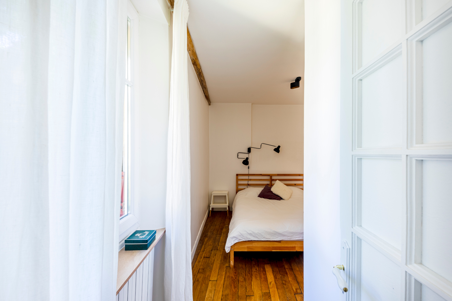chambre décoration naturelle maison ancienne rénovée près de Paris Photo :  © Oksana Champetier