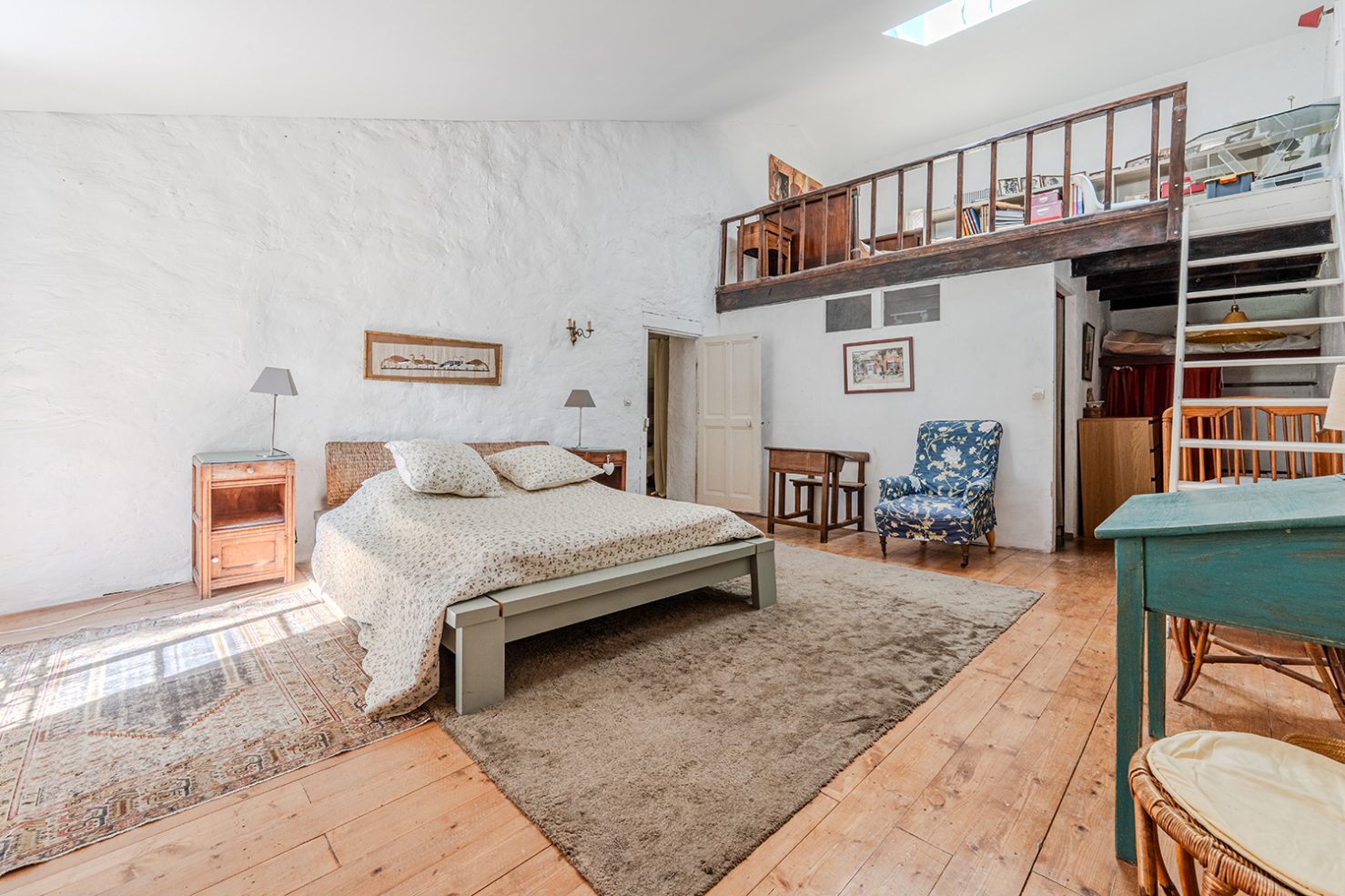 chambre avec mezzanine mas du 19e siècle restauré avec piscine près St Rémi de Provence