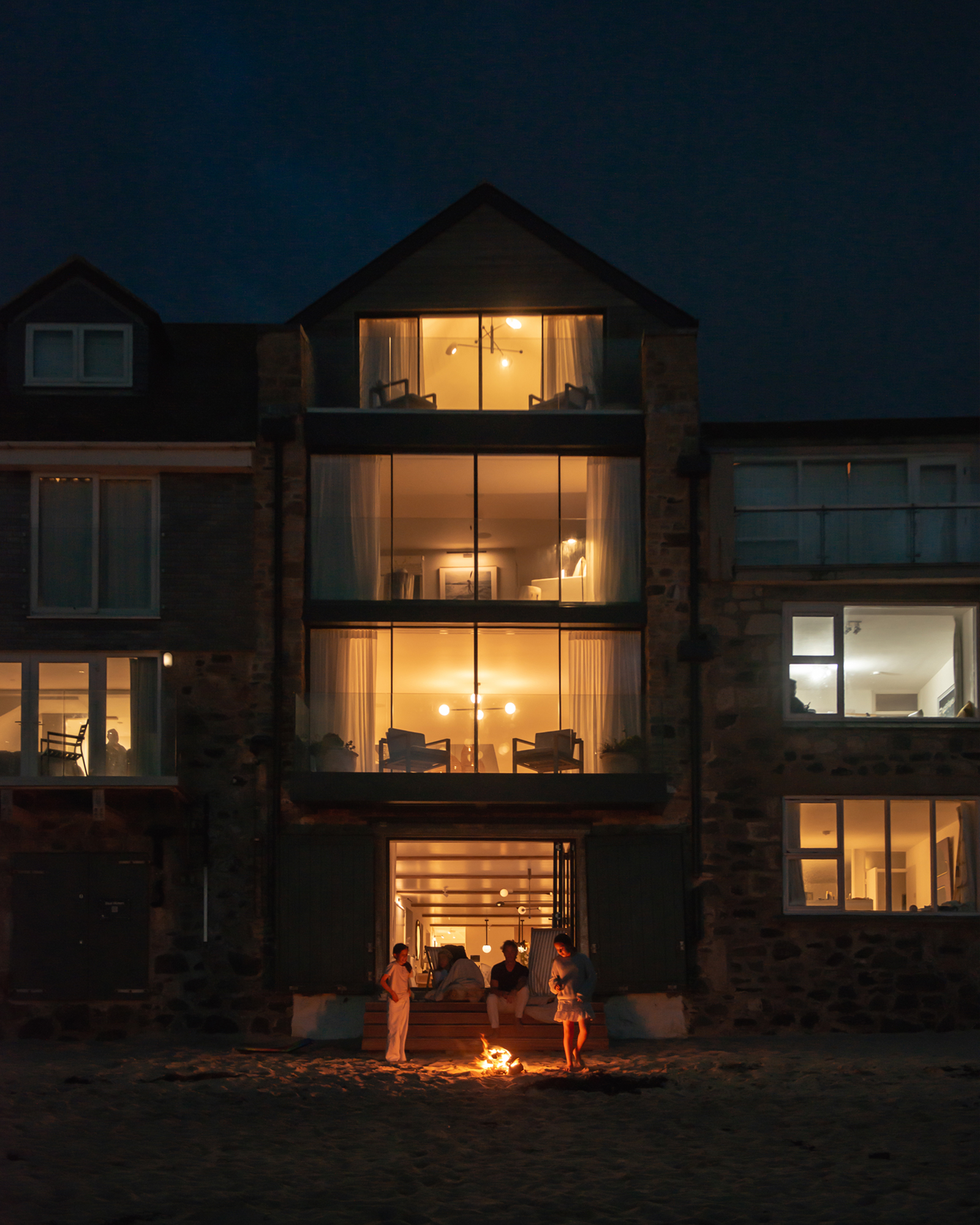 appartement en duplex face à la mer vue nuit