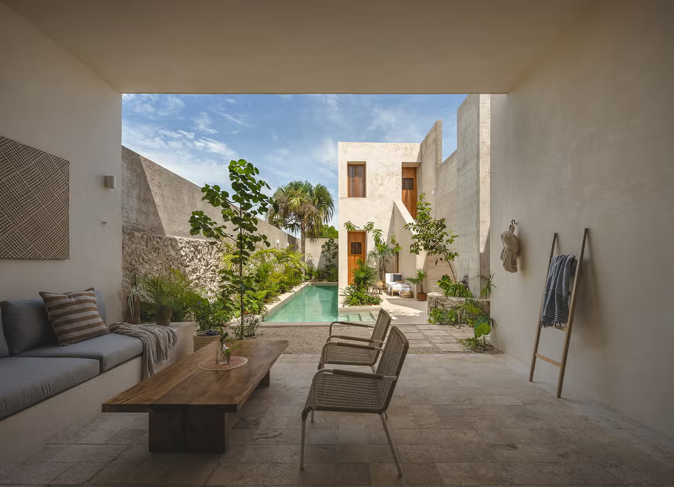 terrasse couverte et jardin avec piscine maison Yucatan Merida rénovée terrasse couverte et jardin avec piscine maison Yucatan Merida rénovée