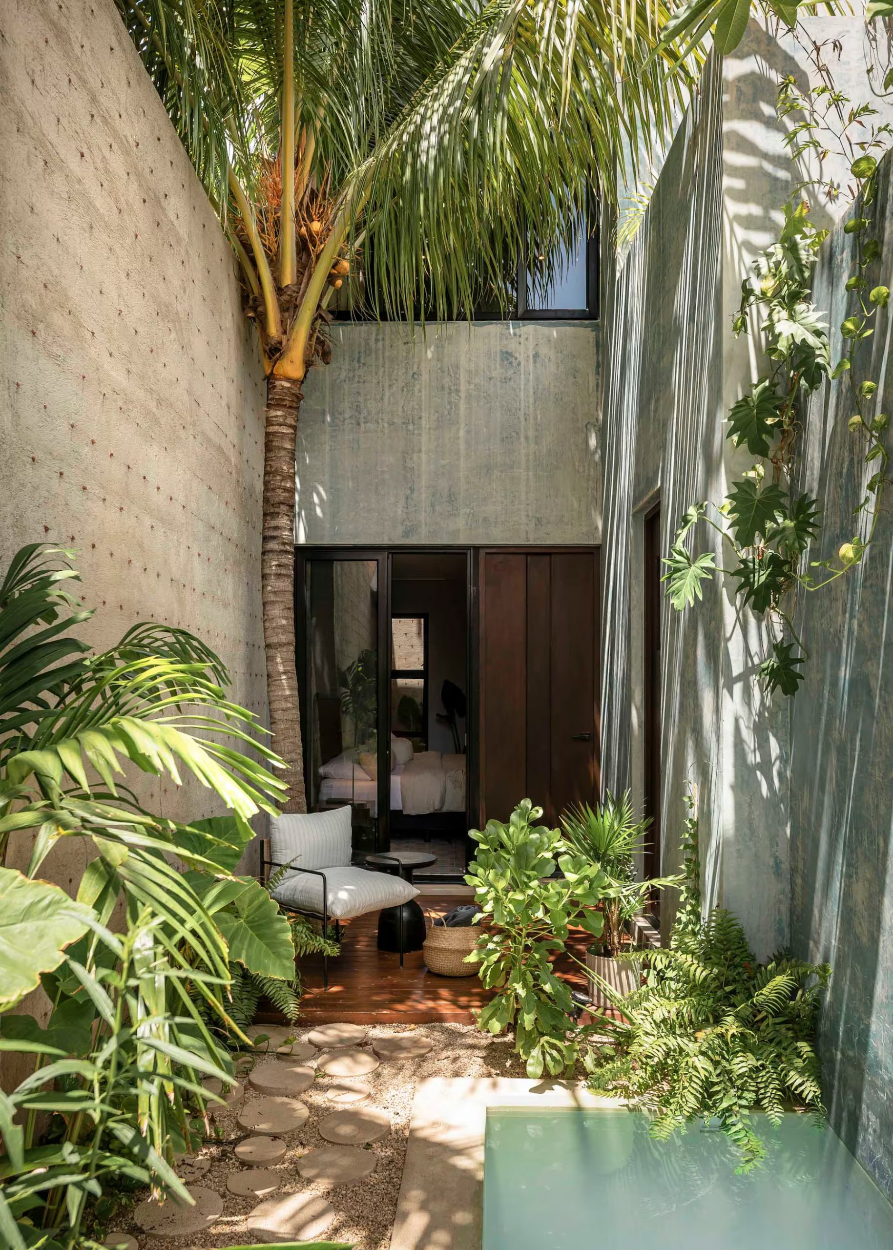 petit jardin de ville en longueur maison Merida avec petite piscine petit jardin de ville en longueur maison Merida avec petite piscine