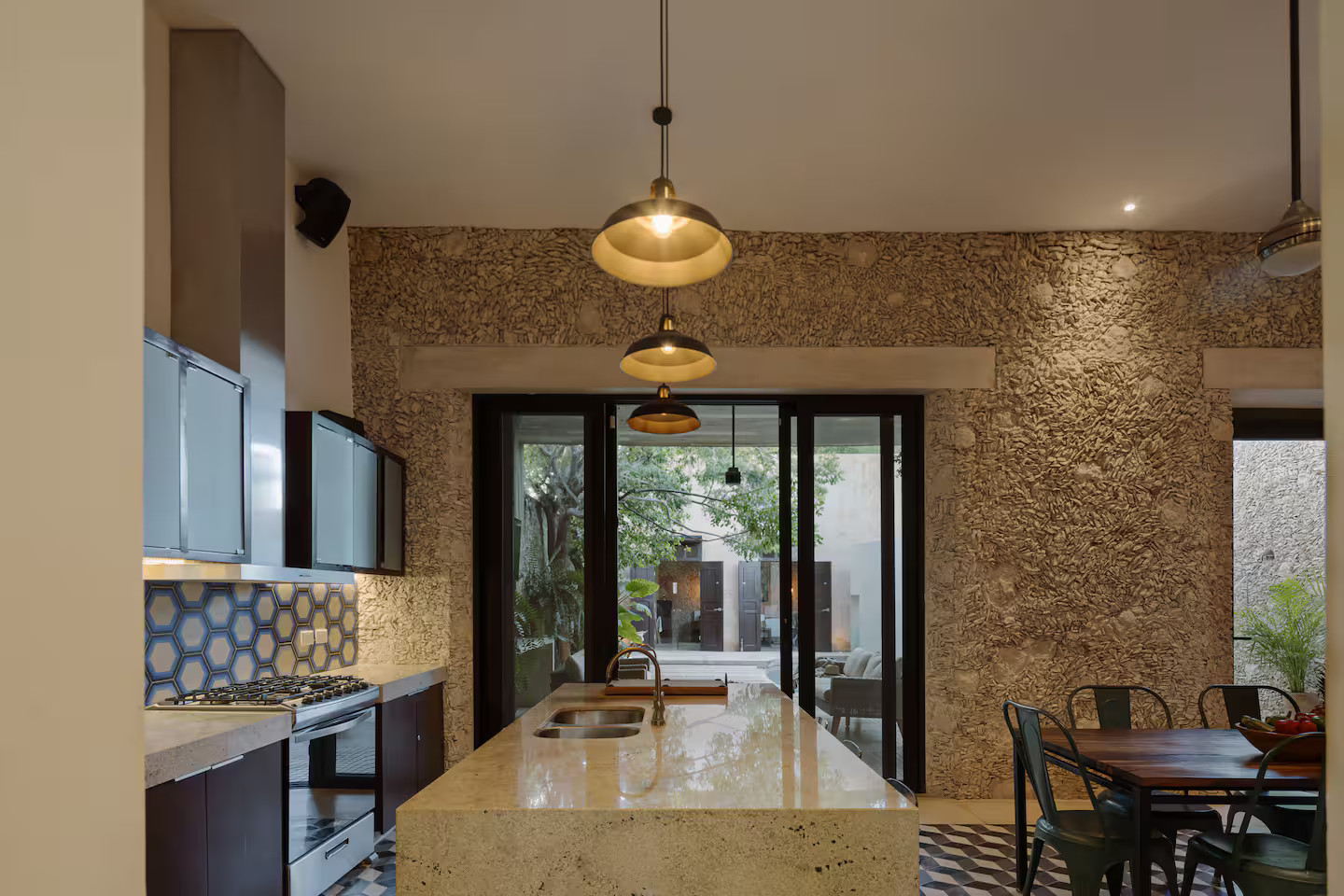 cuisine maison rénovée Merida Casa Aurea (anciennement Casa Xólotl) décoration contemporaine cuisine maison rénovée Merida Casa Aurea (anciennement Casa Xólotl) décoration contemporaine