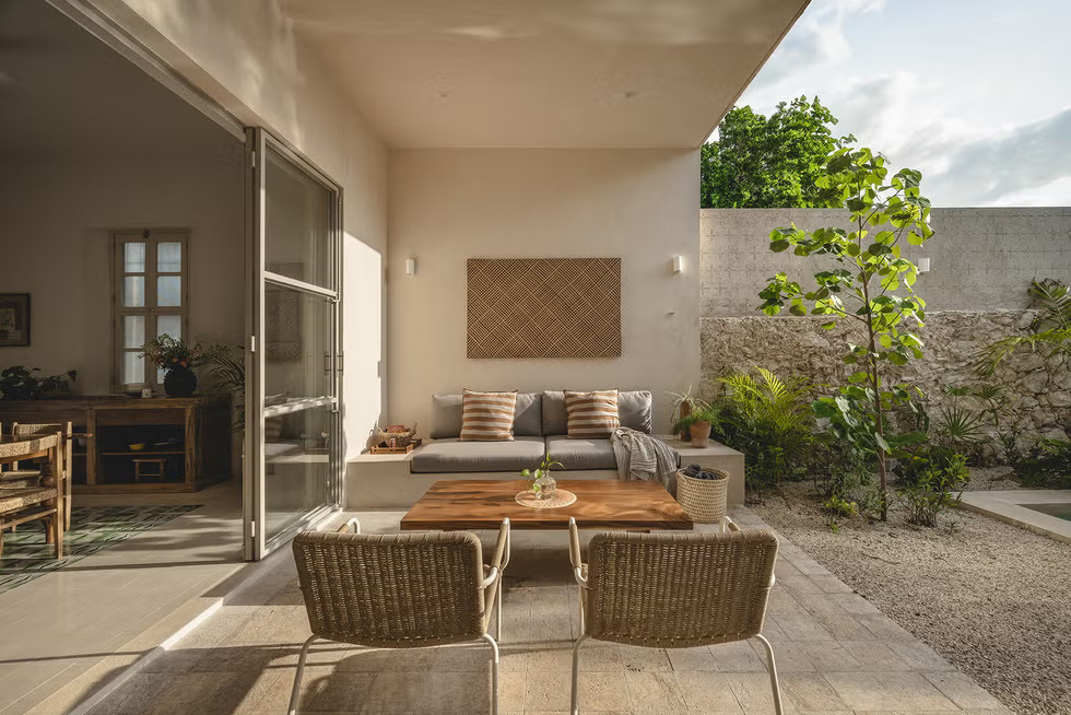 terrasse et jardin avec piscine maison Yucatan Merida rénovée terrasse et jardin avec piscine maison Yucatan Merida rénovée