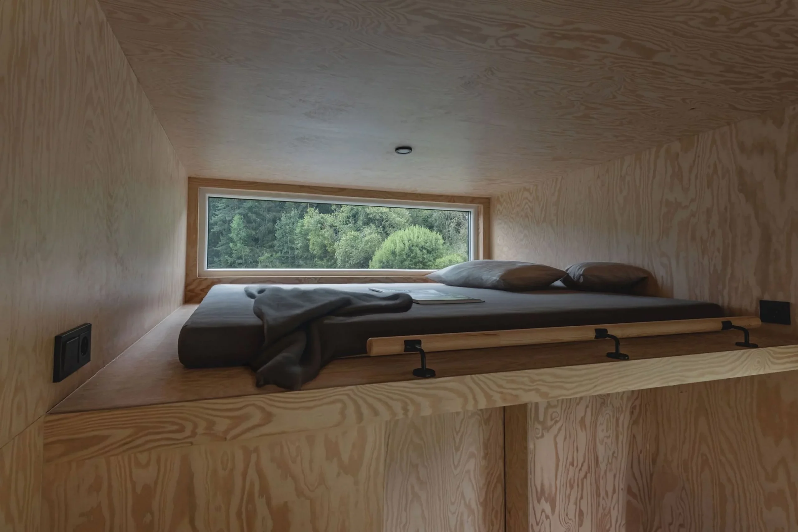 zone chambre en hauteur mini maison mobile