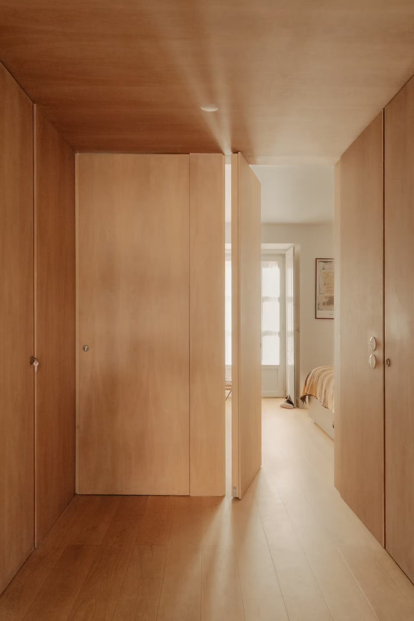 couloir avec placards bois appartement 65m2 couloir avec placards bois appartement 65m2