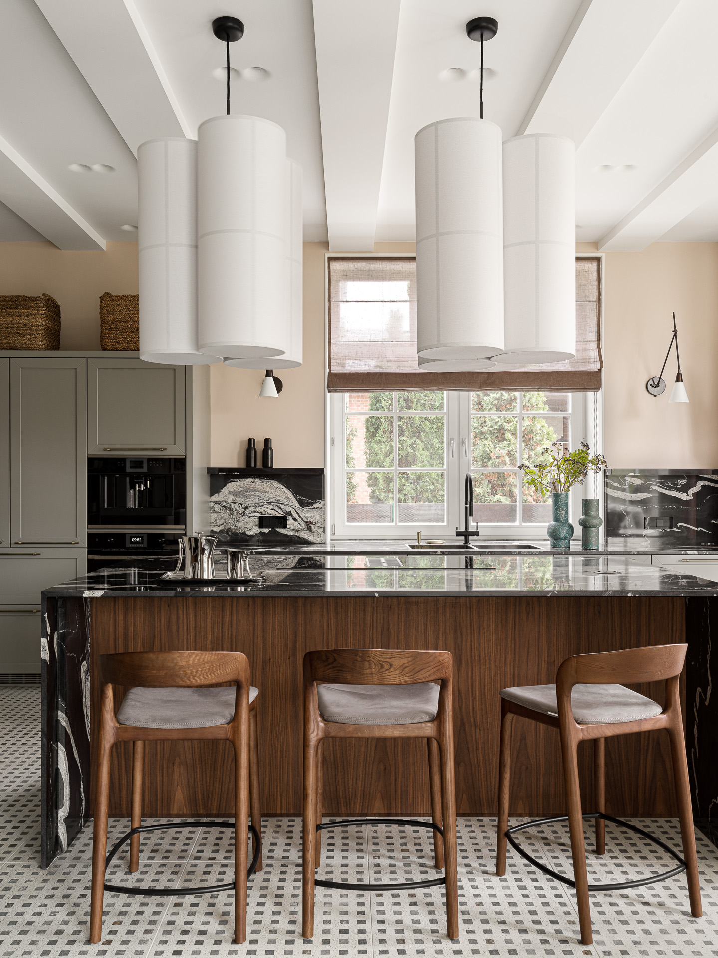 cuisine grise et noyer ouverte décoration contemporaine
