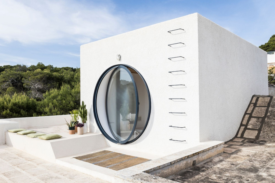 maison contemporaine architecte dans les Pouilles avec fenêtre hublot maison contemporaine architecte dans les Pouilles avec fenêtre hublot