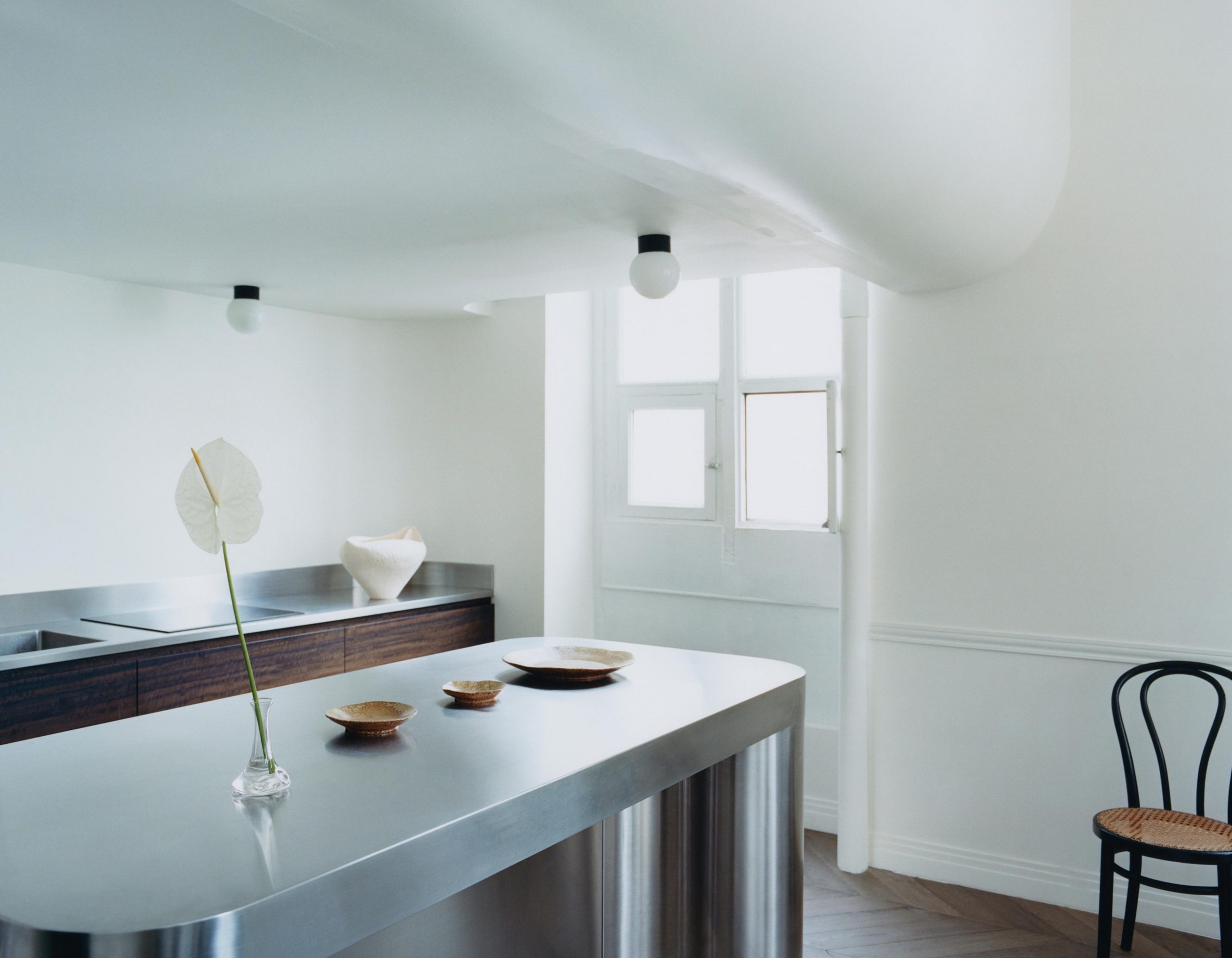 cuisine inox appartement haussmannien décoration design Zara Home cuisine inox appartement haussmannien décoration design Zara Home