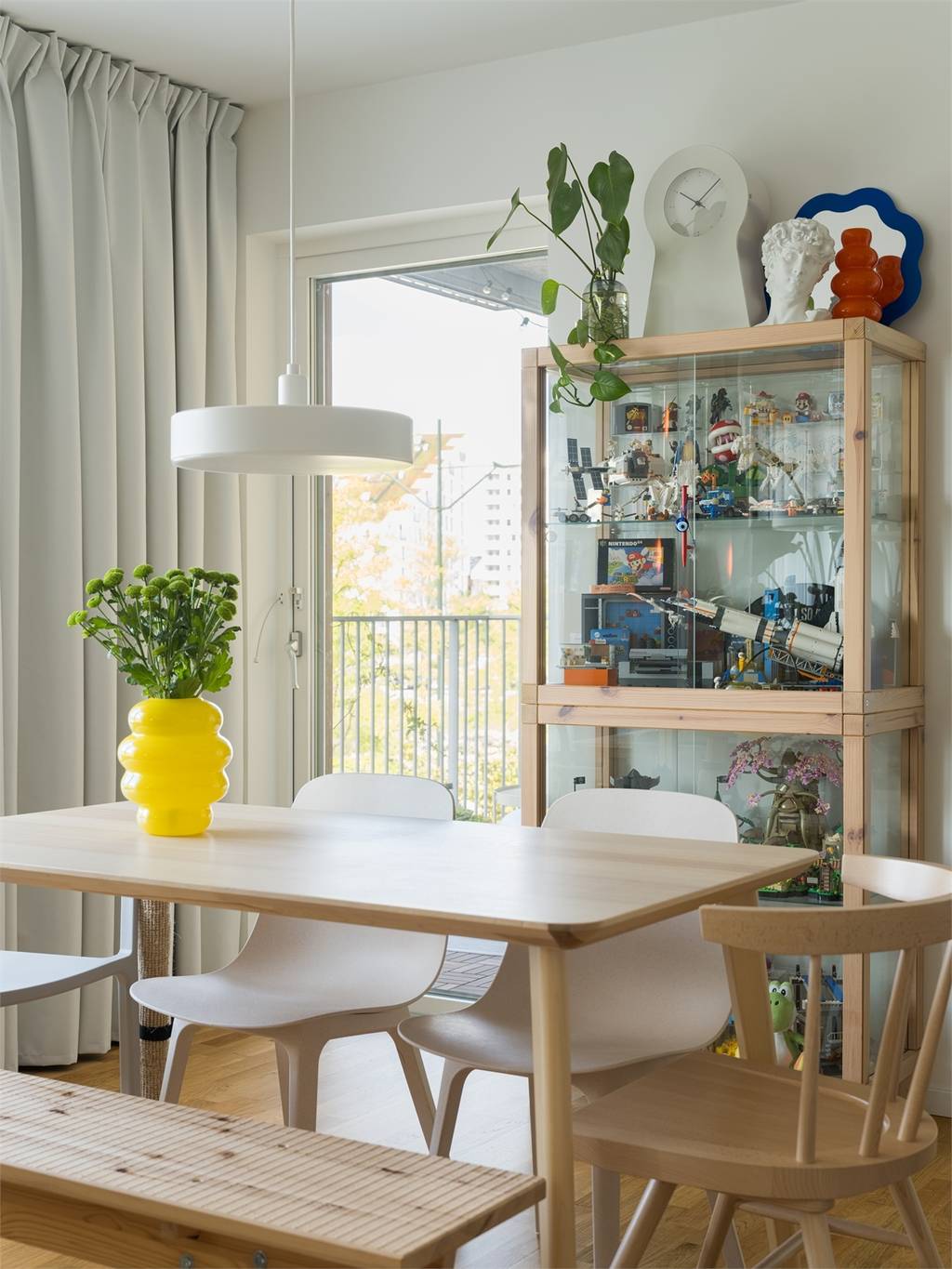 salle à manger décoration scandinave colorée deux-pièces 65m2 salle à manger décoration scandinave colorée deux-pièces 65m2