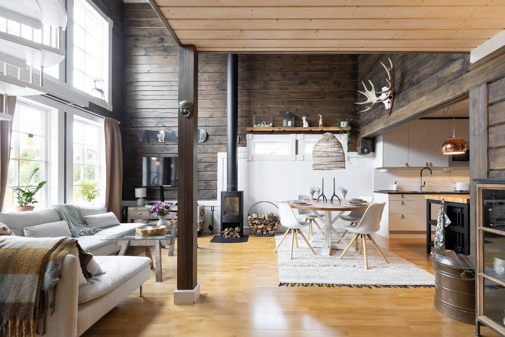 séjour double hauteur décoration contemporaine maison à la montagne