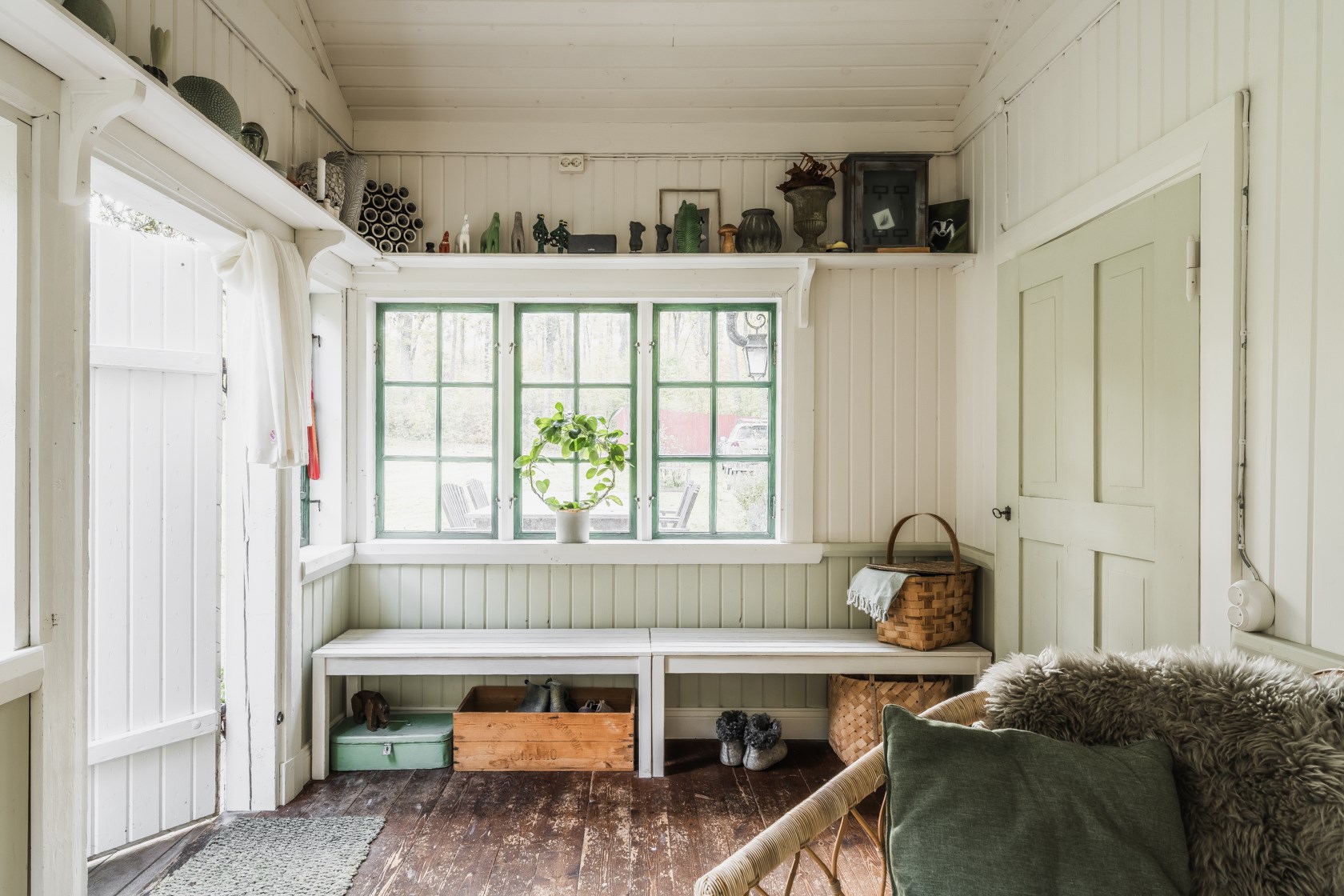salon dans véranda petite maison 42m2 en bois Suède salon dans véranda petite maison 42m2 en bois Suède