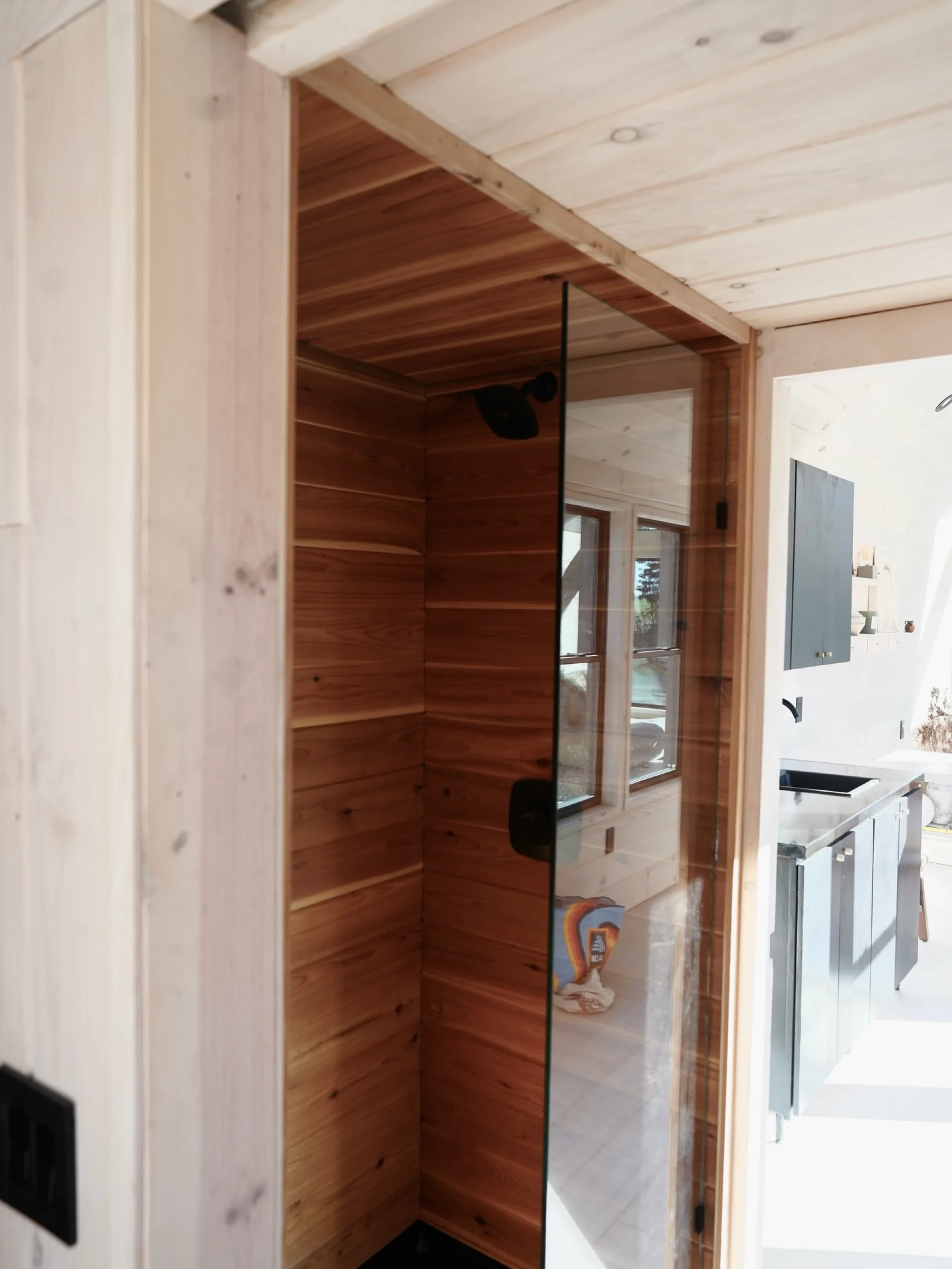 salle de bain mini maison mobile de 25m2 Nordic & Spruce salle de bain mini maison mobile de 25m2 Nordic & Spruce