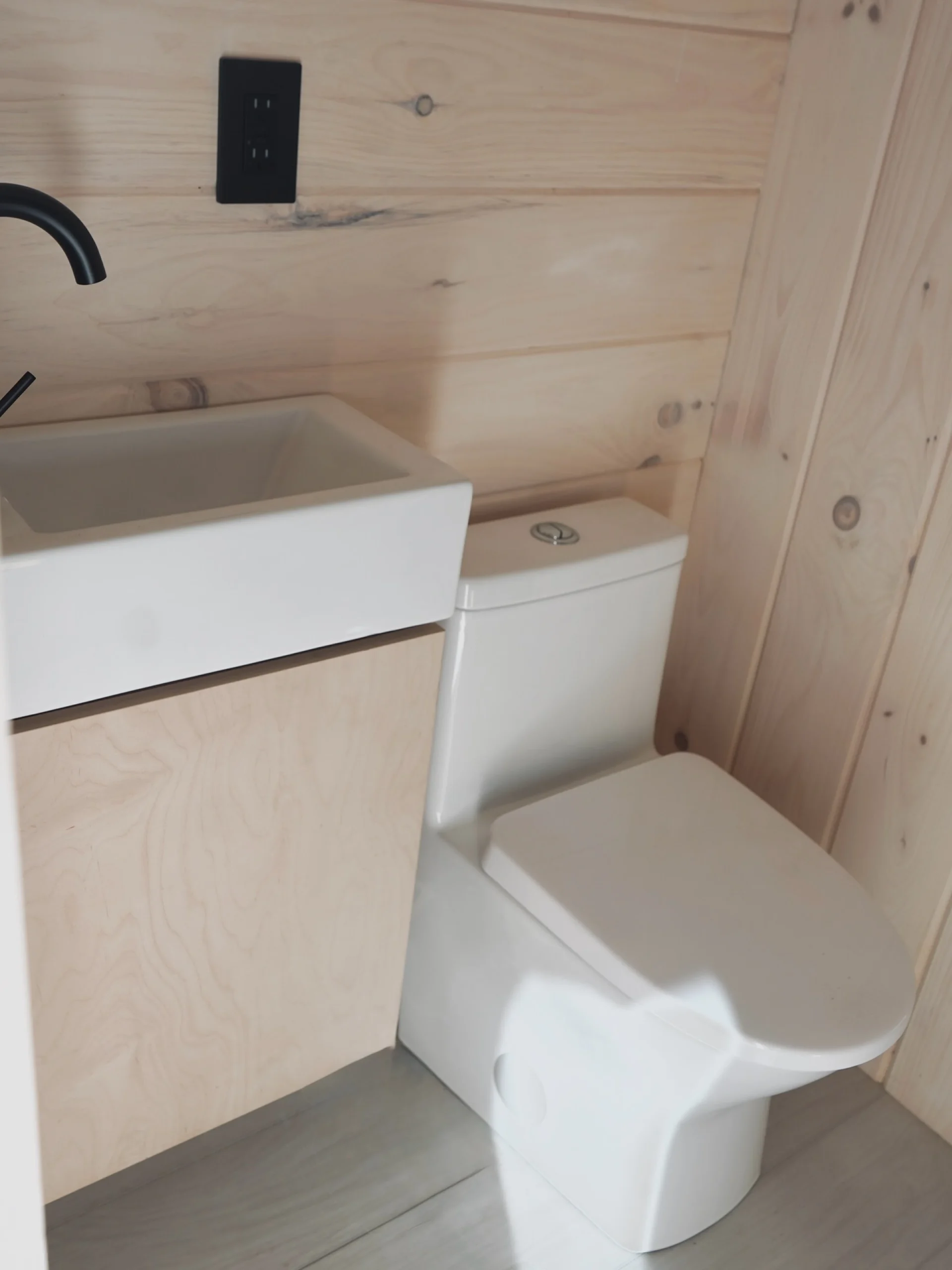 salle de bain mini maison mobile de 25m2 Nordic & Spruce salle de bain mini maison mobile de 25m2 Nordic & Spruce